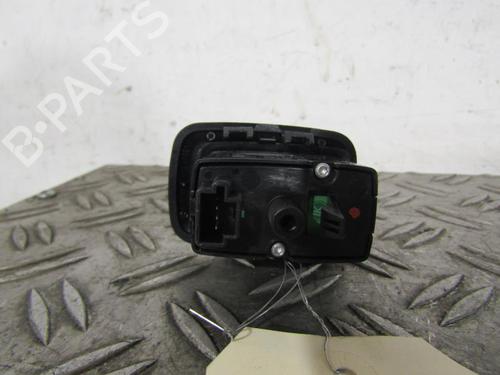 Used Right rear window switch Right rear window switch MERCEDES-BENZ B-CLASS Sports Tourer (W245) B 180 CDI (245.207) (109 hp) 25065716 25065716