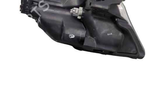 Used Left headlight TOYOTA YARIS (_P13_) 1.4 D (NLP130_, NLP130) (90 hp) 31907574