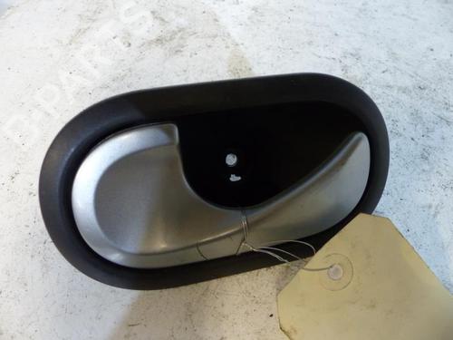 Used Front left interior door handle RENAULT CLIO III (BR0/1, CR0/1) 1.5 dCi (BR17, CR17) (86 hp) 25067713