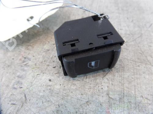 Used Right rear window switch Right rear window switch VW GOLF IV (1J1) 1.9 TDI (101 hp) 10612097 10612097