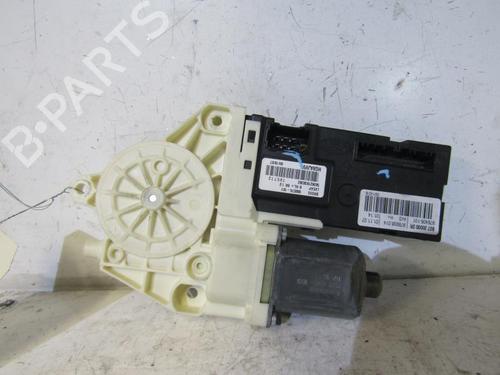 Used Right front window motor RENAULT LAGUNA III (BT0/1) 2.0 16V (BT05, BT0F, BT0W) (140 hp) 25090899