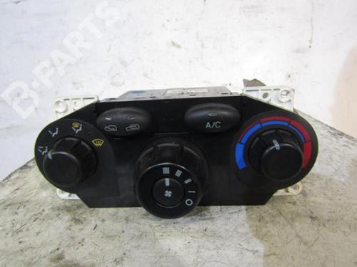 Used Climate control Climate control HYUNDAI SANTA FÉ I (SM) 2.0 CRDi 4x4 (113 hp) 10594998 10594998