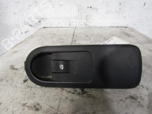 Used Right front window switch RENAULT SCÉNIC II (JM0/1_) [2003-2010]  25070159