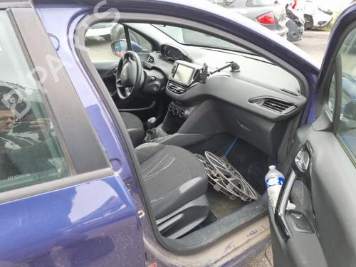 Seat buckle PEUGEOT 208 I (CA_, CC_) 1.4 HDi | BP25060375I32