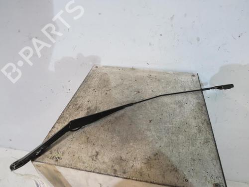 Used Front windshield wiper arm FORD FIESTA VI (CB1, CCN) 1.4 TDCi (70 hp) 25114672