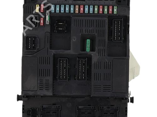 Used Fuse box Fuse box 37683293 37683293