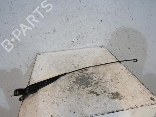 Used Rear windshield wiper arm NISSAN PRIMERA (P11) 2.0 TD (90 hp) 25067330