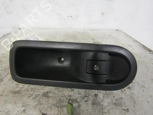 Used Right rear window switch RENAULT MEGANE II (BM0/1_, CM0/1_) [2001-2012]  25078643