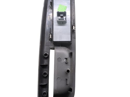 Used Left front window switch Left front window switch VW GOLF V (1K1) 1.6 (102 hp) 33028872 33028872