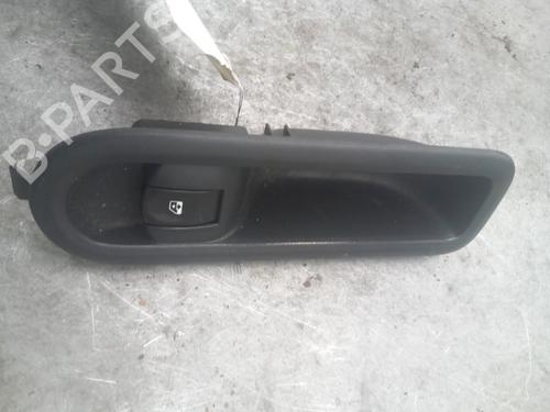 Used Right front window switch RENAULT CLIO III (BR0/1, CR0/1) [2005-2014]  25060266