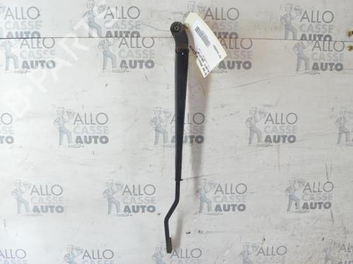 Used Front windshield wiper arm CITROËN XSARA (N1) 1.9 D (68 hp) 25097546