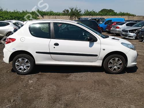 Used Parts PEUGEOT 206+ (2L_, 2M_) 1.4 HDi eco 70 4915785