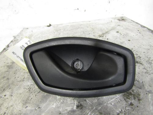 Højre fortil invendig håndtag RENAULT MEGANE III Hatchback (BZ0/1_, B3_) 1.5 dCi (BZ0C) (90 hp) 25070407