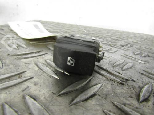 Used Right front window switch Right front window switch RENAULT CLIO II (BB_, CB_) [1998-2016] 10589076 10589076