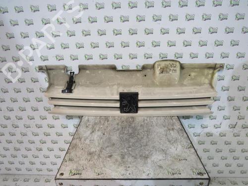 Used Grille PEUGEOT 405 I (15B) 1.6 (94 hp) 25086459
