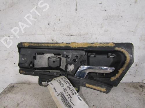 Used Front left interior door handle MERCEDES-BENZ C-CLASS (W202) C 200 CDI (202.134) (102 hp) 25070259