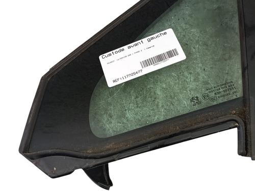 Vidro triangular frente esquerdo PEUGEOT 208 I (CA_, CC_) 1.0 VTi | BP30900584C111