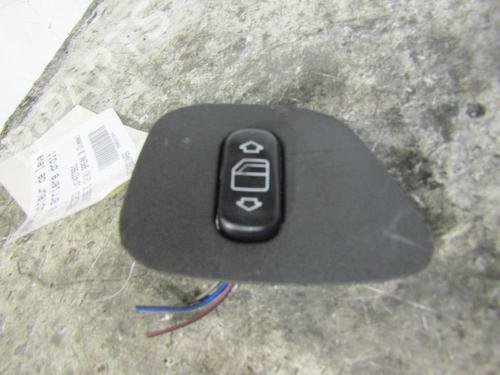 Used Right rear window switch MERCEDES-BENZ E-CLASS (W210) E 300 Turbo-D (210.025) (177 hp) 25113731