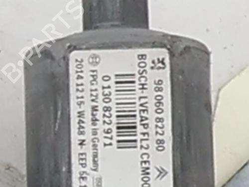 Rudehejsemekanisme venstre bagtil Rudehejsemekanisme venstre bagtil PEUGEOT 2008 I (CU_) 1.2 VTi (82 hp) 39738476 39738476