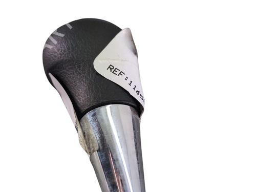 Used Shift knob TOYOTA YARIS (_P13_) 1.5 Hybrid (NHP130_, NHP130) (101 hp) 30107807