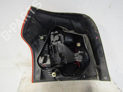 right-taillight-toyota-corolla-_e12_-2001-2002-2003-2004-2005-2006-2007-2008-25083137 main image