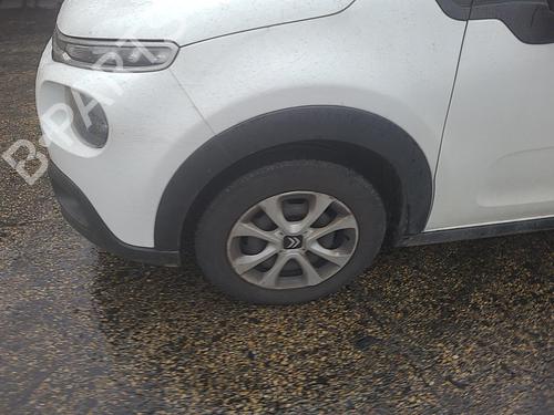 Right front fog light CITROËN C3 III (SX) 1.2 VTi 68 | BP34627264C31 - Image 17