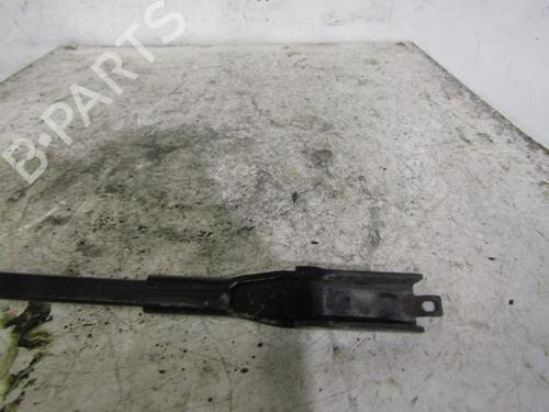 front-windshield-wiper-arm-opel-corsa-d-s07-2006-2007-2008-2009-2010-2011-2012-2013-2014-2015-25105794 main image