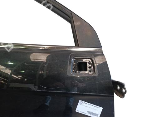 Used Right front door CHEVROLET CAPTIVA (C100, C140) 2.2 D 4WD (184 hp) 28276893