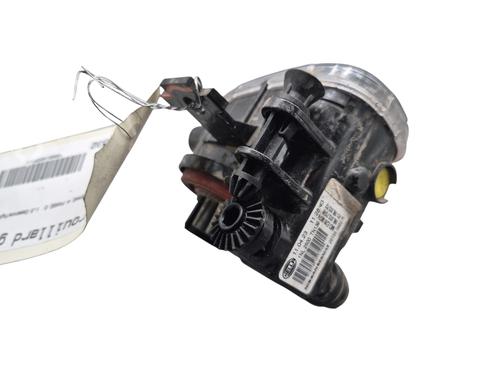 left-front-fog-light-renault-megane-iv-hatchback-b9amn_-2015-25098339 main image