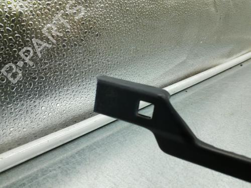Used Front windshield wiper arm Front windshield wiper arm RENAULT TWINGO II (CN0_) 1.5 dCi 75 (75 hp) 25088969 25088969