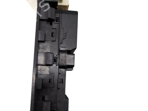 Used Left front window switch Left front window switch CHEVROLET CAPTIVA (C100, C140) 2.2 D 4WD (184 hp) 28130621 28130621