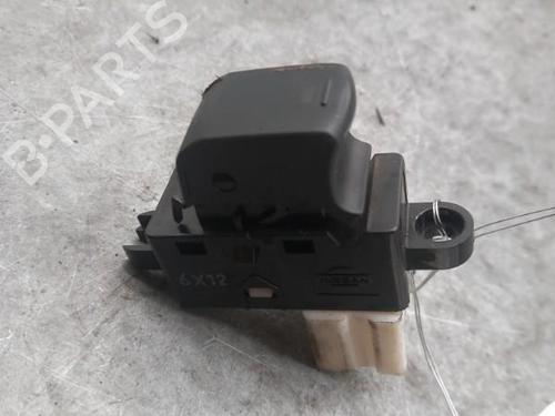 Used Right front window switch NISSAN MICRA III (K12) 1.2 16V (65 hp) 25074852