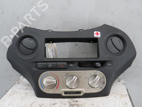 Used Climate control TOYOTA YARIS (_P1_) 1.3 (SCP12_, SCP13_, SCP12R, SCP13R) (87 hp) 25108746