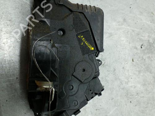 Używane Zamek drzwi przednich prawych TOYOTA YARIS (_P9_) 1.4 D-4D (NLP90_, NLP90R) (90 hp) 26938321
