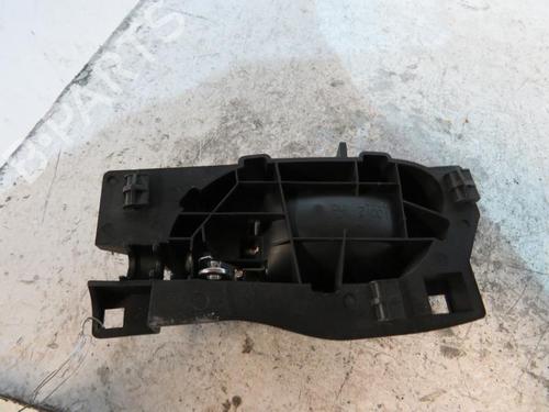 Høyre foran invendig håndtak PEUGEOT 407 (6D_) 2.0 HDi 135 (6DRHRH, 6DRHRE, 6DRHRG, 6DRHRJ) | BP25092465I14 