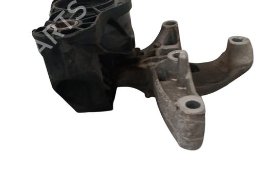 engine-mount-renault-megane-iv-hatchback-b9amn_-2015-33610417 main image