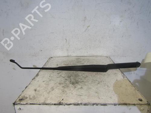 Used Front windshield wiper arm NISSAN X-TRAIL I (T30) 2.2 dCi 4x4 (136 hp) 25064320