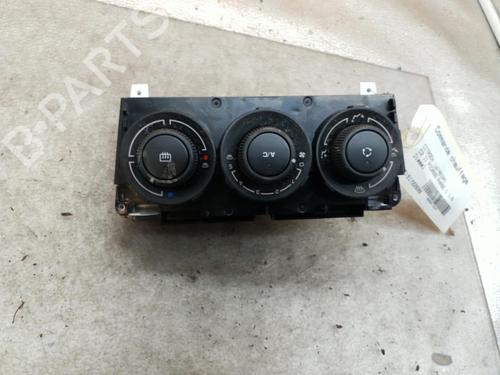 climate-control-citroen-c3-picasso-sh_-2008-28676870 main image
