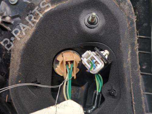 Used Right taillight Right taillight TOYOTA YARIS (_P13_) 1.3 (NSP130_, NSP130) (99 hp) 32325552 32325552