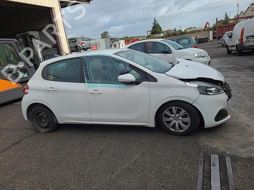 Warning switch PEUGEOT 208 I (CA_, CC_) 1.5 BlueHDI 100 | BP25089631I22 - Image 15