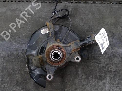 Used Left front steering knuckle TOYOTA YARIS (_P13_) 1.5 Hybrid (NHP130_, NHP130) (101 hp) 25111549