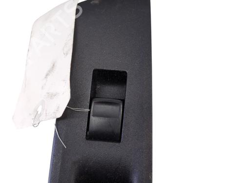 Used Right front window switch TOYOTA YARIS (_P13_) 1.3 (NSP130_, NSP130) (99 hp) 28521688