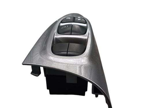 Used Left front window switch NISSAN JUKE (F15) 1.5 dCi (110 hp) 32776731