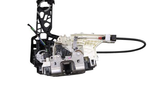 Front left lock MERCEDES-BENZ SPRINTER 3,5-t Van (B907, B910) 314 CDI RWD (907.631, 907.633, 907.635, 907.637) | BP31174682C98