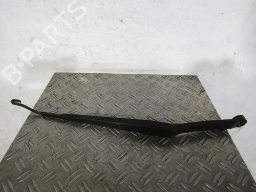 Used Front windshield wiper arm NISSAN X-TRAIL I (T30) 2.2 Di 4x4 (114 hp) 25069533