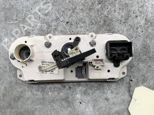 Used Climate control FORD FIESTA V (JH_, JD_) 1.3 (69 hp) 25101475