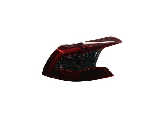 Højre baglygte PEUGEOT 308 II (LB_, LP_, LW_, LH_, L3_) 1.5 BlueHDi 130 (131 hp) 31040200