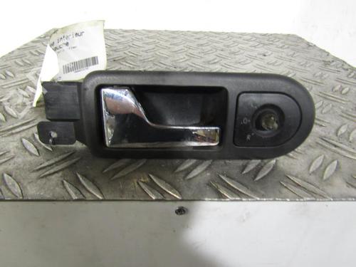Used Front left interior door handle VW GOLF IV (1J1) 1.9 TDI (130 hp) 25108267