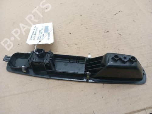 Used Right front window switch RENAULT MEGANE III Hatchback (BZ0/1_, B3_) 1.5 dCi (BZ0C) (90 hp) 25055481