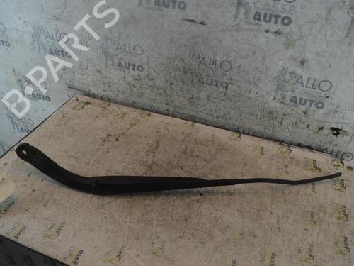 Used Front windshield wiper arm RENAULT MEGANE II (BM0/1_, CM0/1_) [2001-2012]  25086696